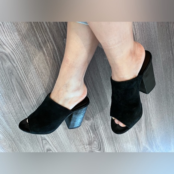 Size 4 Black Sewed Block Heel Slides - Picture 9 of 16